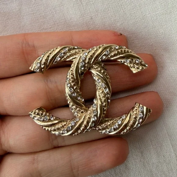 CHANEL Twisted Gold and Silver Brooch - Picture 10 of 10